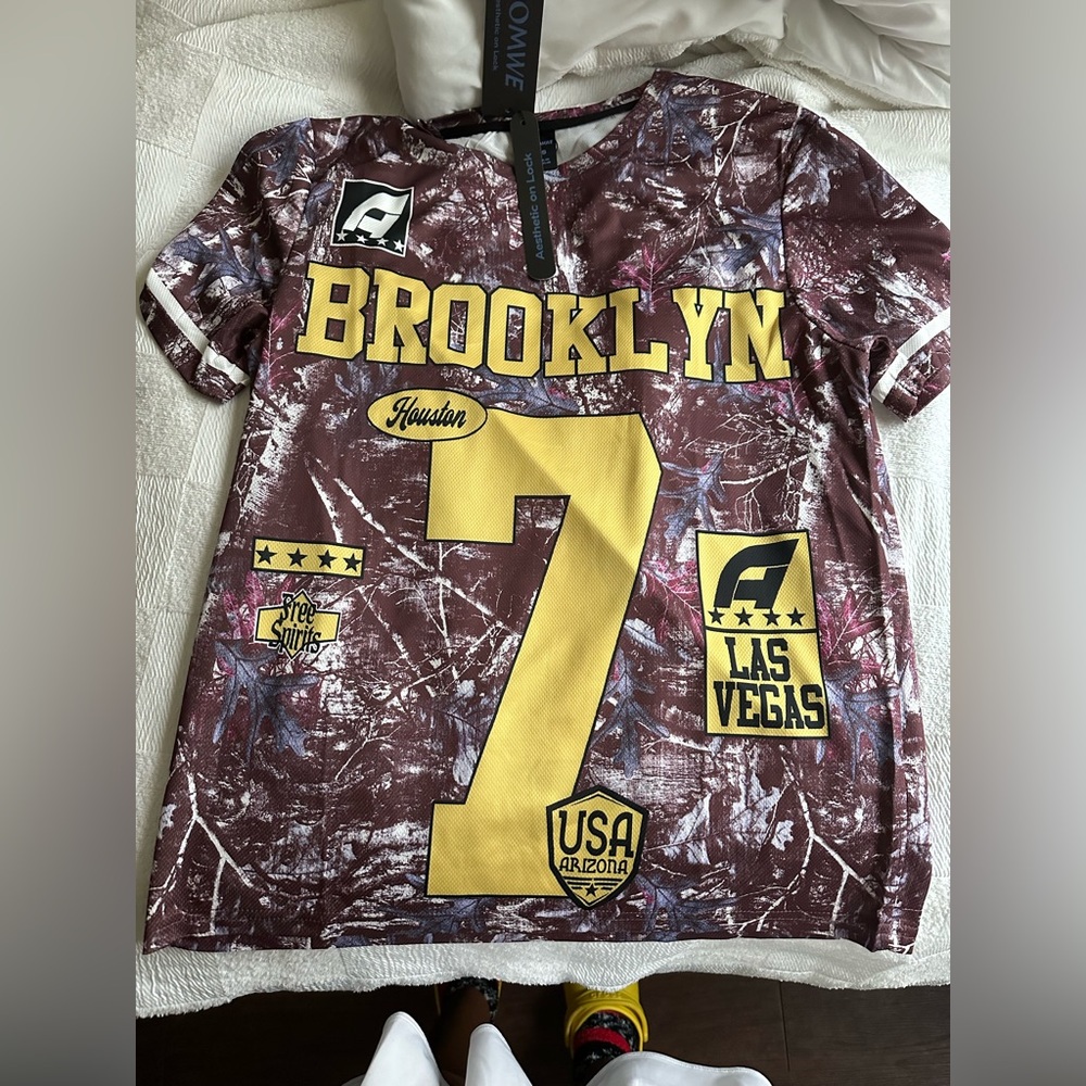NWT SHEIN JERSEY MENS S CAN FIT WOMEN